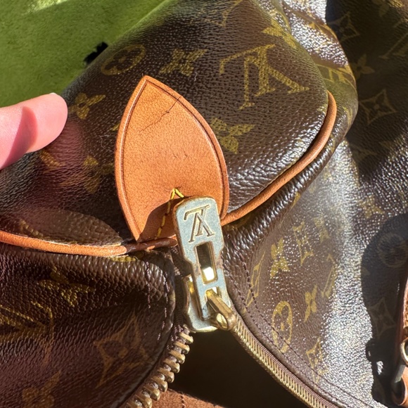 Authentic Unisex Louis Vuitton KEEPALL 45 in great condition - Picture 13 of 17